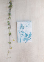 Load image into Gallery viewer, Feather dance